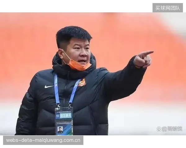 升班马云南玉昆攻势足球引人注目，主帅李金羽需平衡攻防体系。